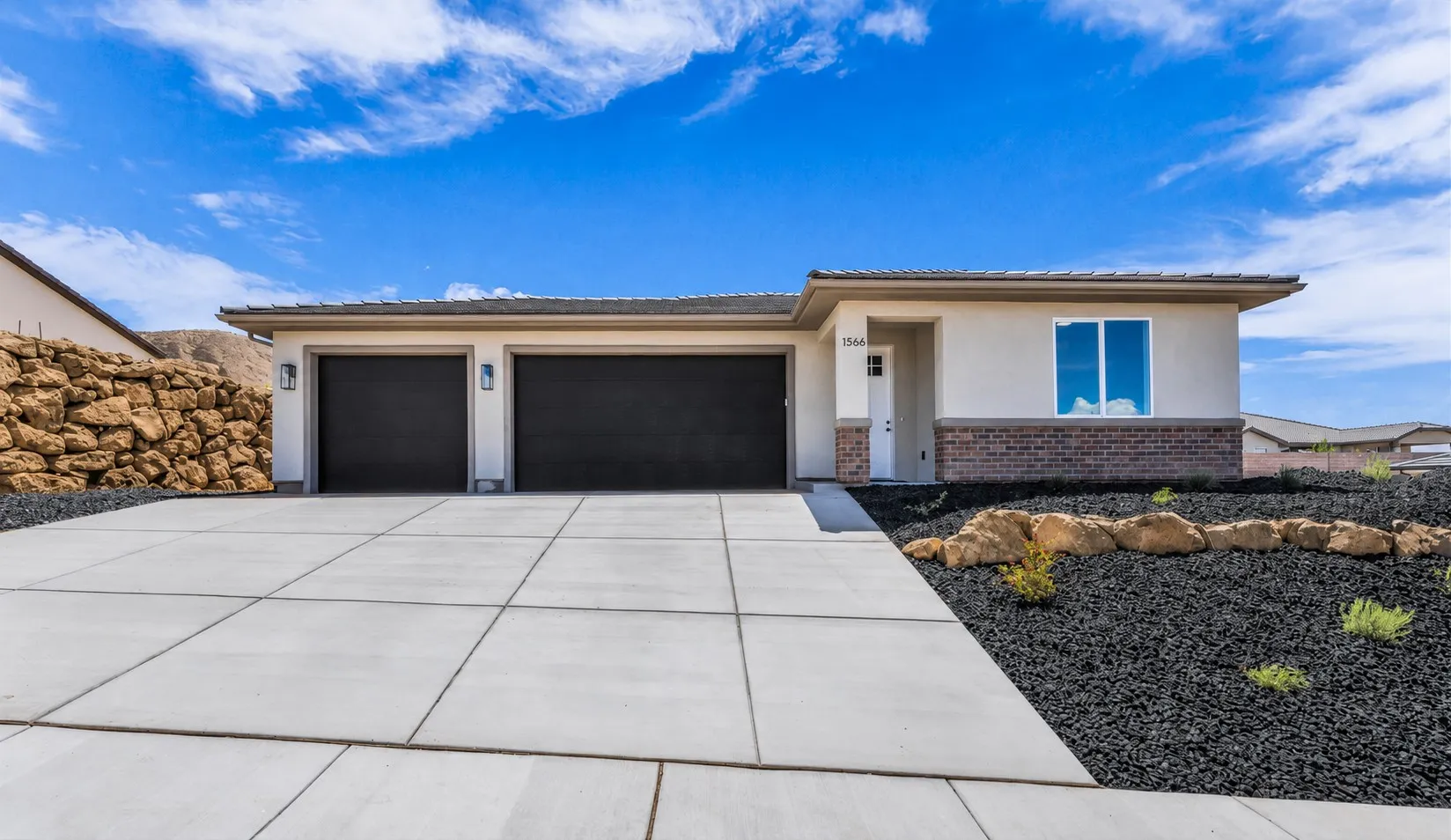 The Clover exterior - 3 bed 2 bath home at 1566 E Centaurus Way