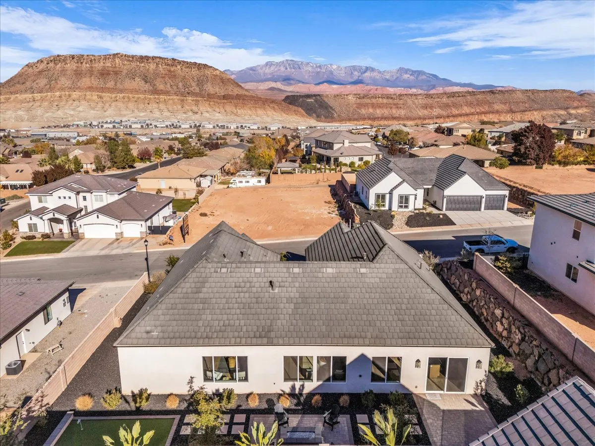 Rear aerial - alternate angle